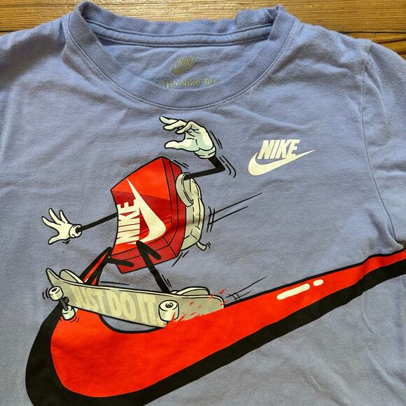 Nike light purple skateboarding graphic shirt SIZE 5 - Picture 3 of 4